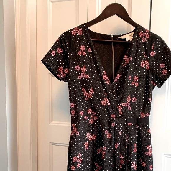 NWOT Detailed Floral Dress - Picture 2 of 10